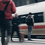 Wer sitzen will, muss strategisch denken: Plätze im Bordbistro sind heiß begehrt.